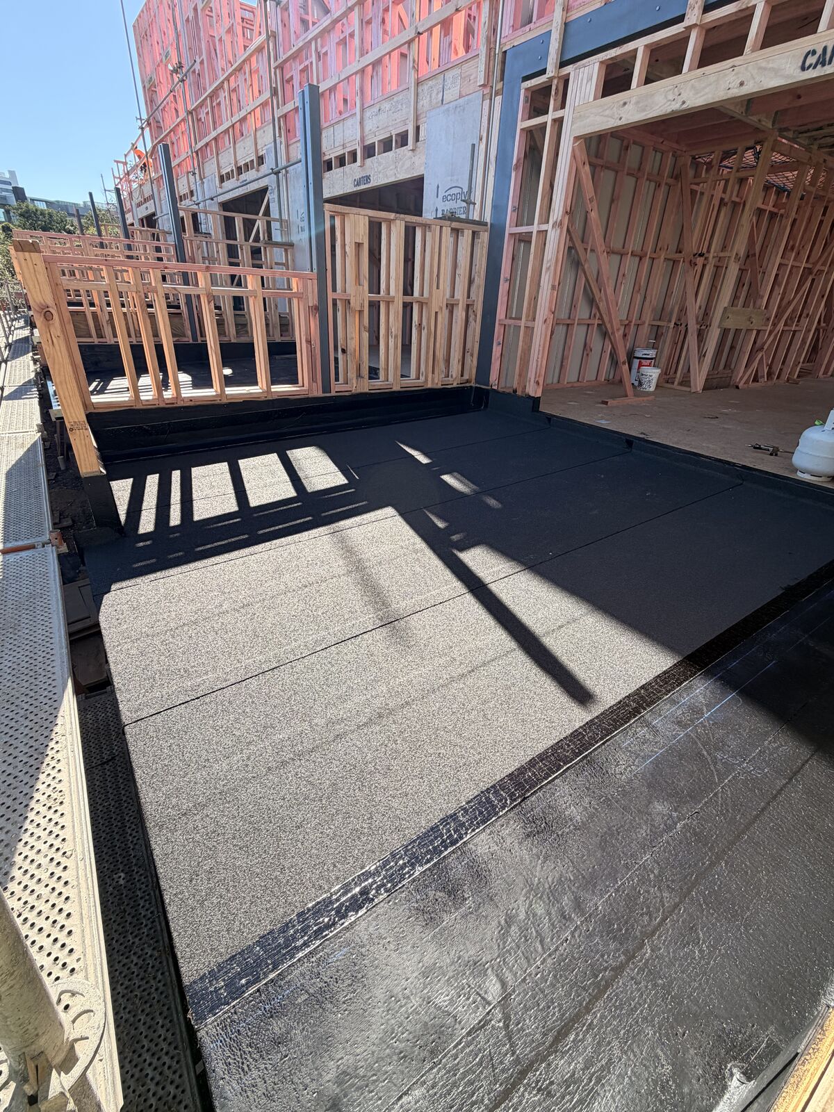 Torch-on waterproofing Manukau — granulated Nuraply 3PM cap sheet finish on deck